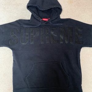 BLACK SUPREME LOGO HOODIE